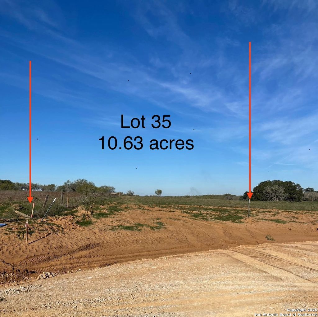 Photo of 116 Hidden Hills, Floresville, TX 78114 (MLS # 1837949)