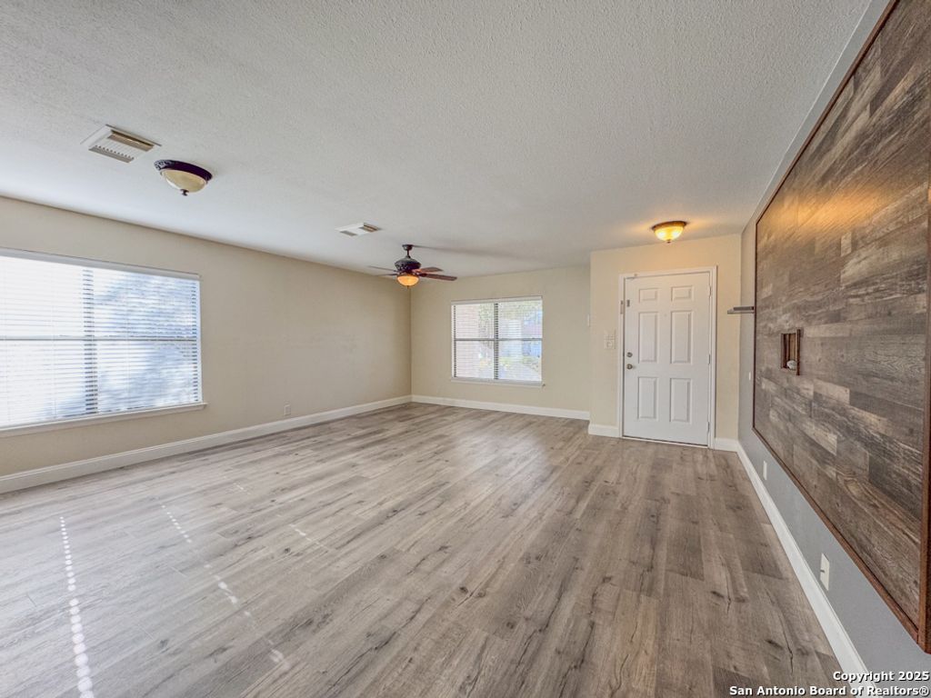 Photo of 824 Willow Crossing, New Braunfels, TX 78130 (MLS # 1928403)