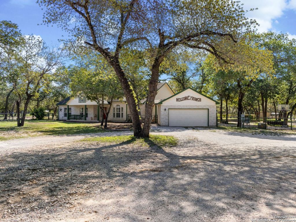 Photo of 1010 Wild Flower, Floresville, TX 78114 (MLS # 1906965)