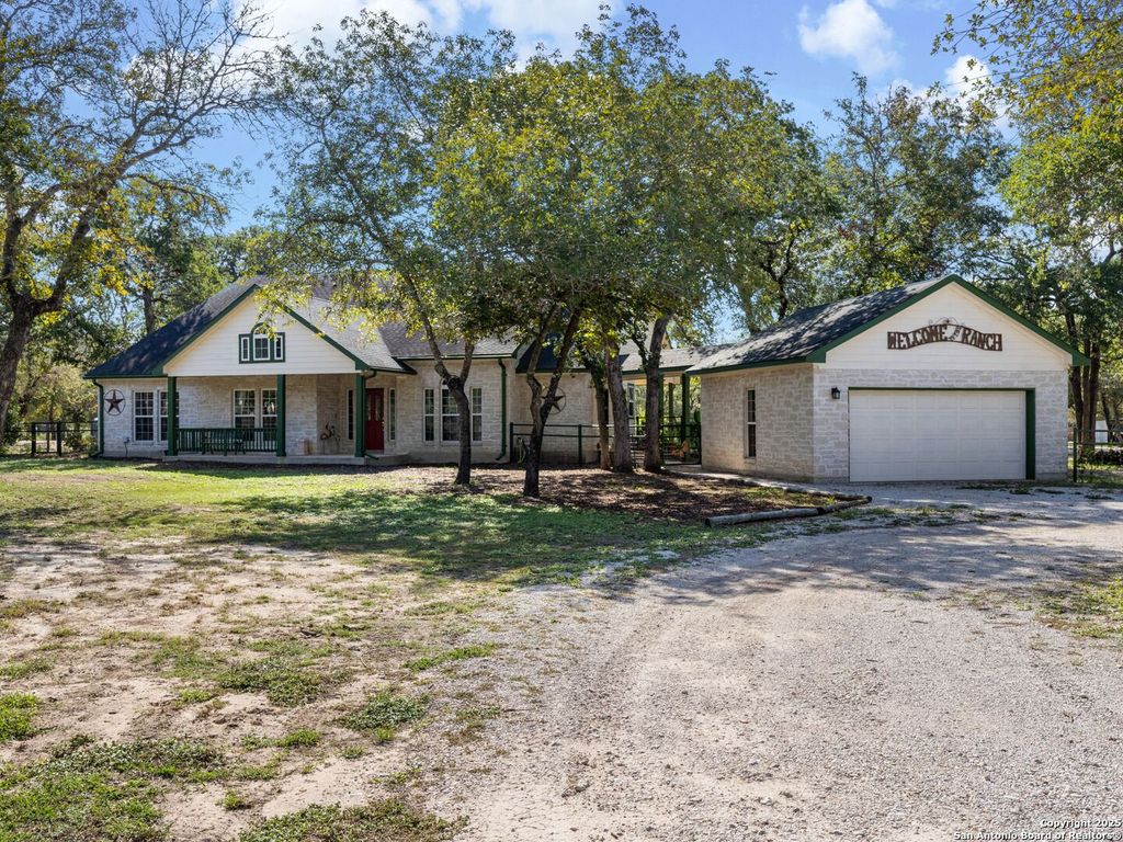 Photo of 1010 Wild Flower, Floresville, TX 78114 (MLS # 1906965)