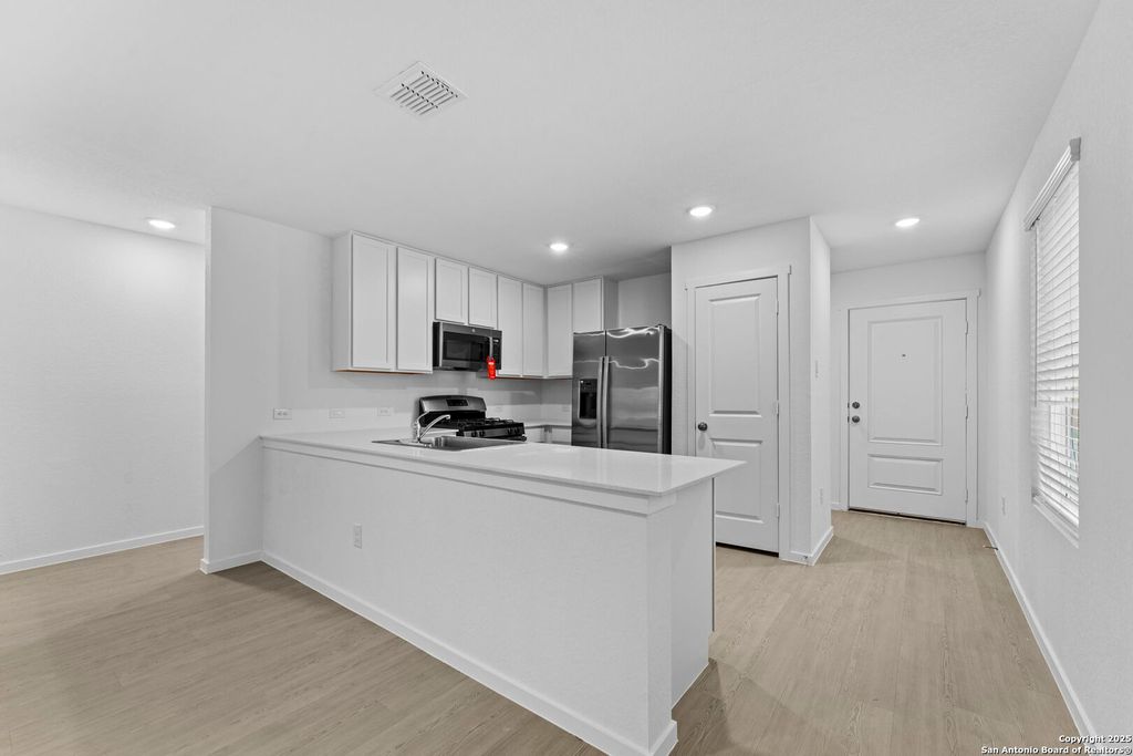 Photo of 7238 Brownleaf dr, San Antonio, TX 78227 (MLS # 1930188)