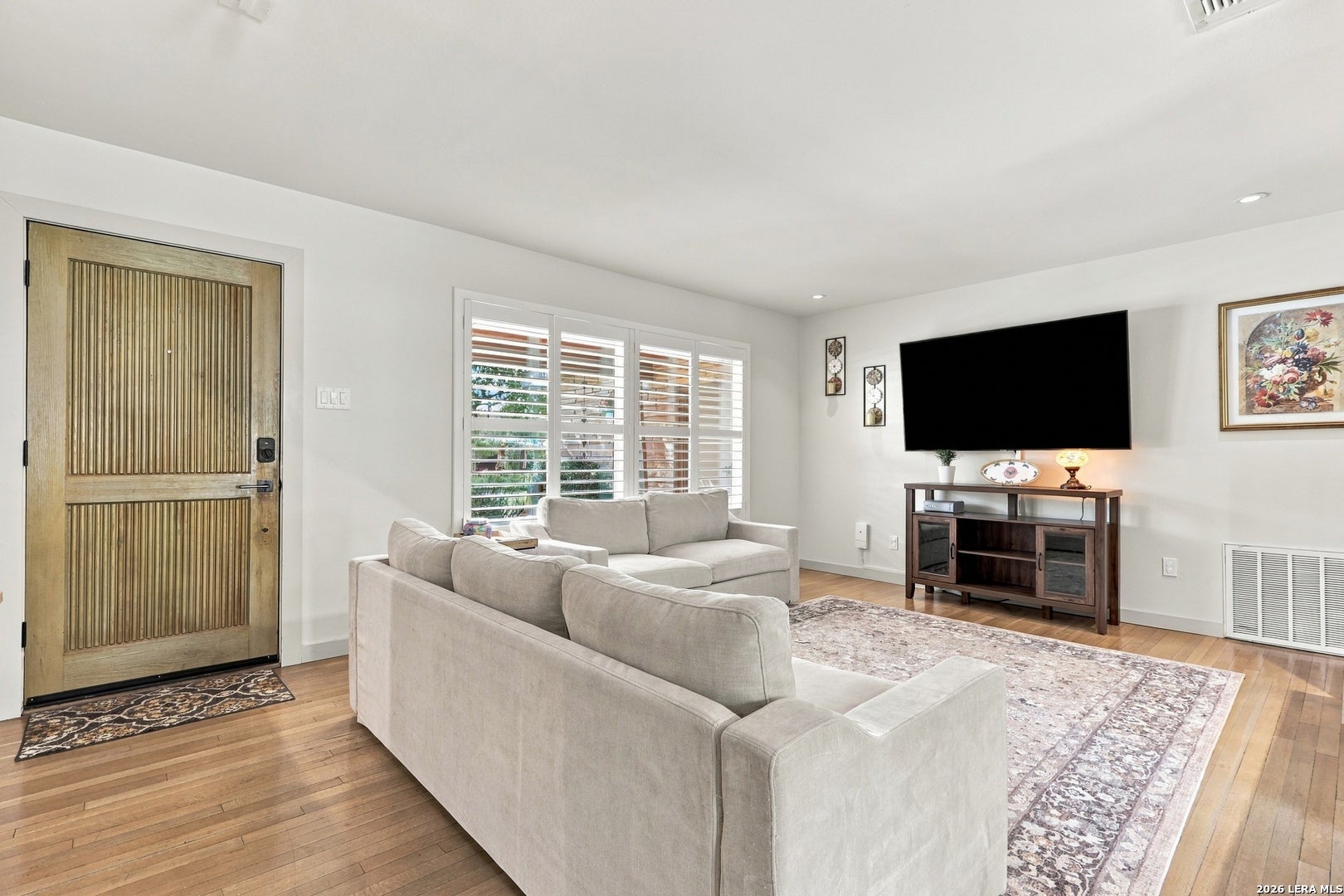 307 CALUMET PL