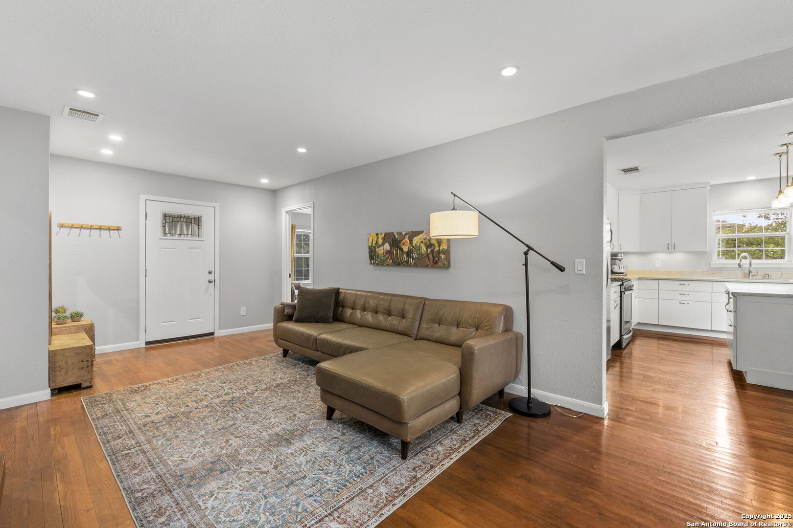527 Eleanor Ave