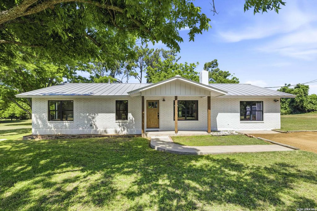Photo of 125 W Lower Crabapple Rd, Fredericksburg, TX 78624 (MLS # 1969888)