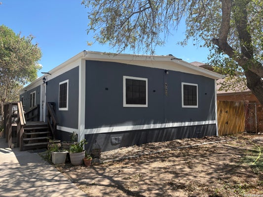 511 ZARAGOZA ST, EAGLE PASS, TX 78852 - Image 862b0b28a3ca17eb075b2d3f85ae966a/4225079085