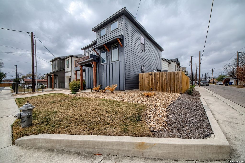 Photo of 819 saint james, San Antonio, TX 78202 (MLS # 1945976)