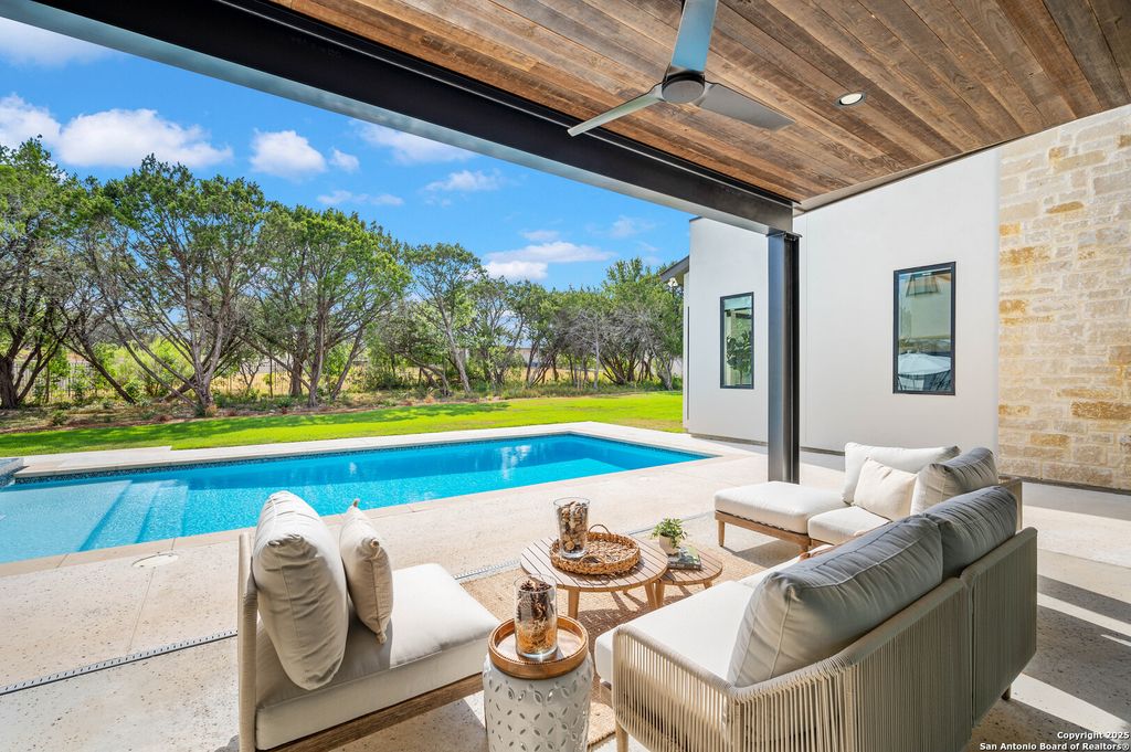 Photo of 211 Wellesley Hill, Shavano Park, TX 78231 (MLS # 1938010)