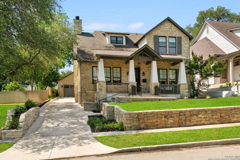 Photo of 228 Cloverleaf, Alamo Heights, TX 78209 (MLS # 1871134)