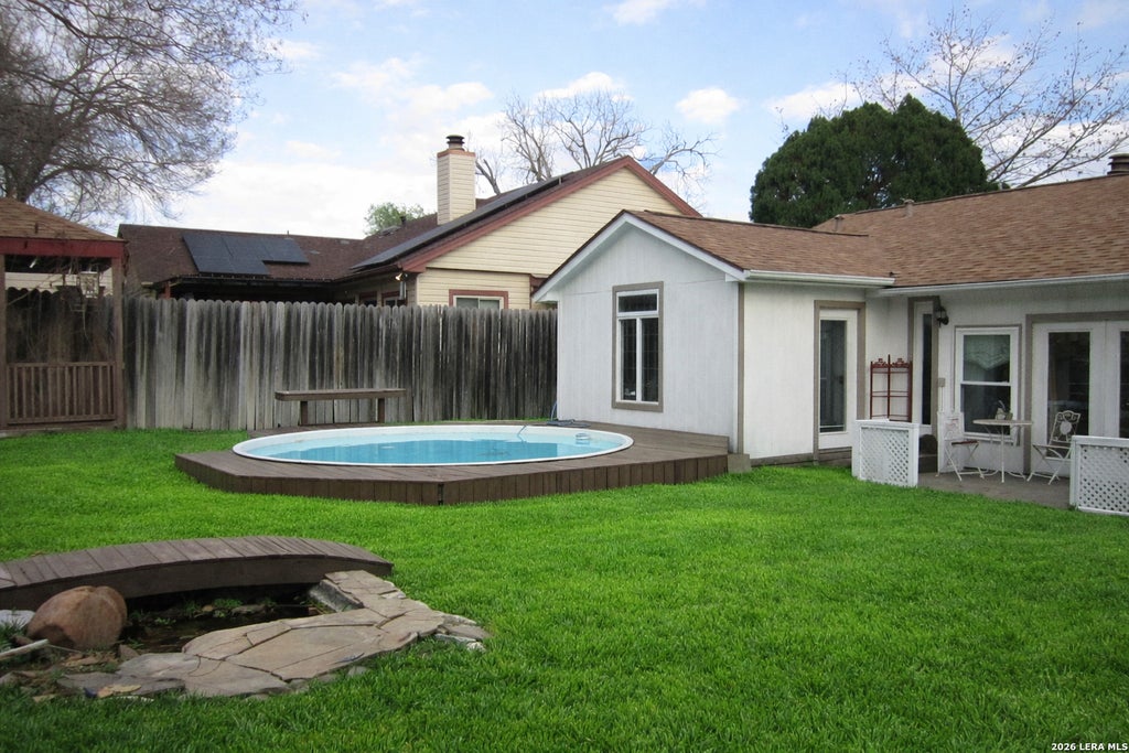 Photo of 7911 Forest Cabin, Live Oak, TX 78233 (MLS # 1946592)