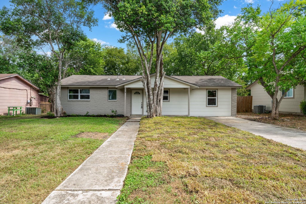 Photo of 218 Park Ln, Universal City, TX 78148 (MLS # 1896576)