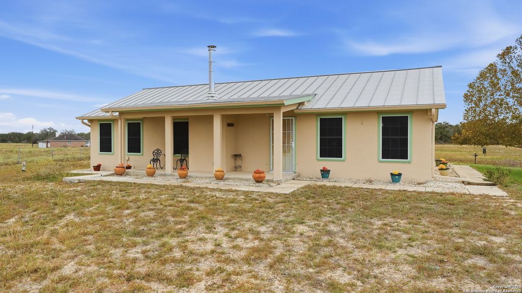 Photo of 142 Chaparral, Floresville, TX 78114 (MLS # 1925374)