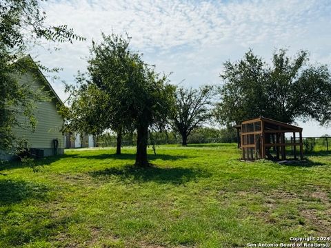 A home in Hondo