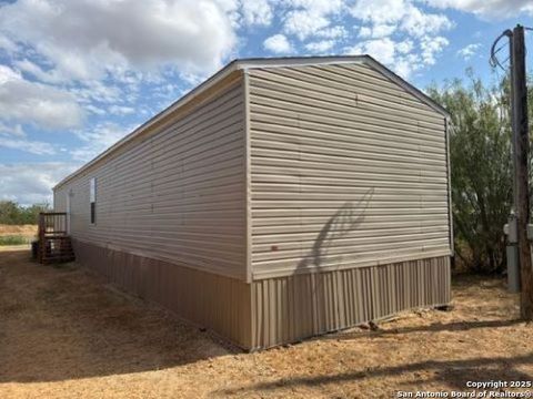 A home in Cotulla