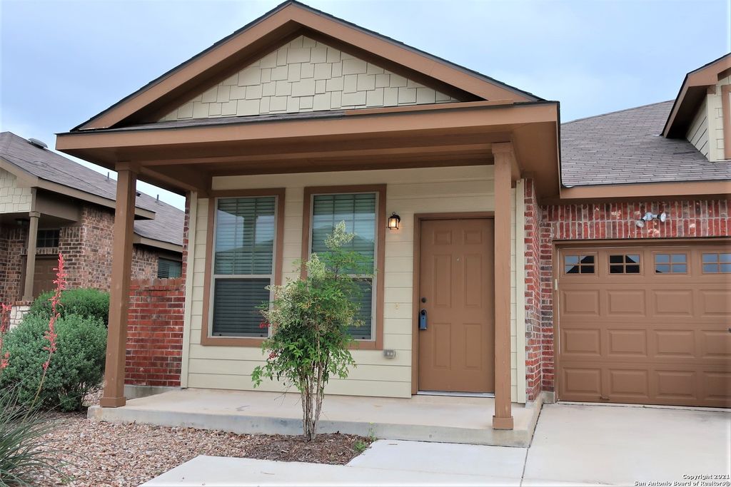 Photo of 534 Creekside Circle, New Braunfels, TX 78130 (MLS # 1955515)