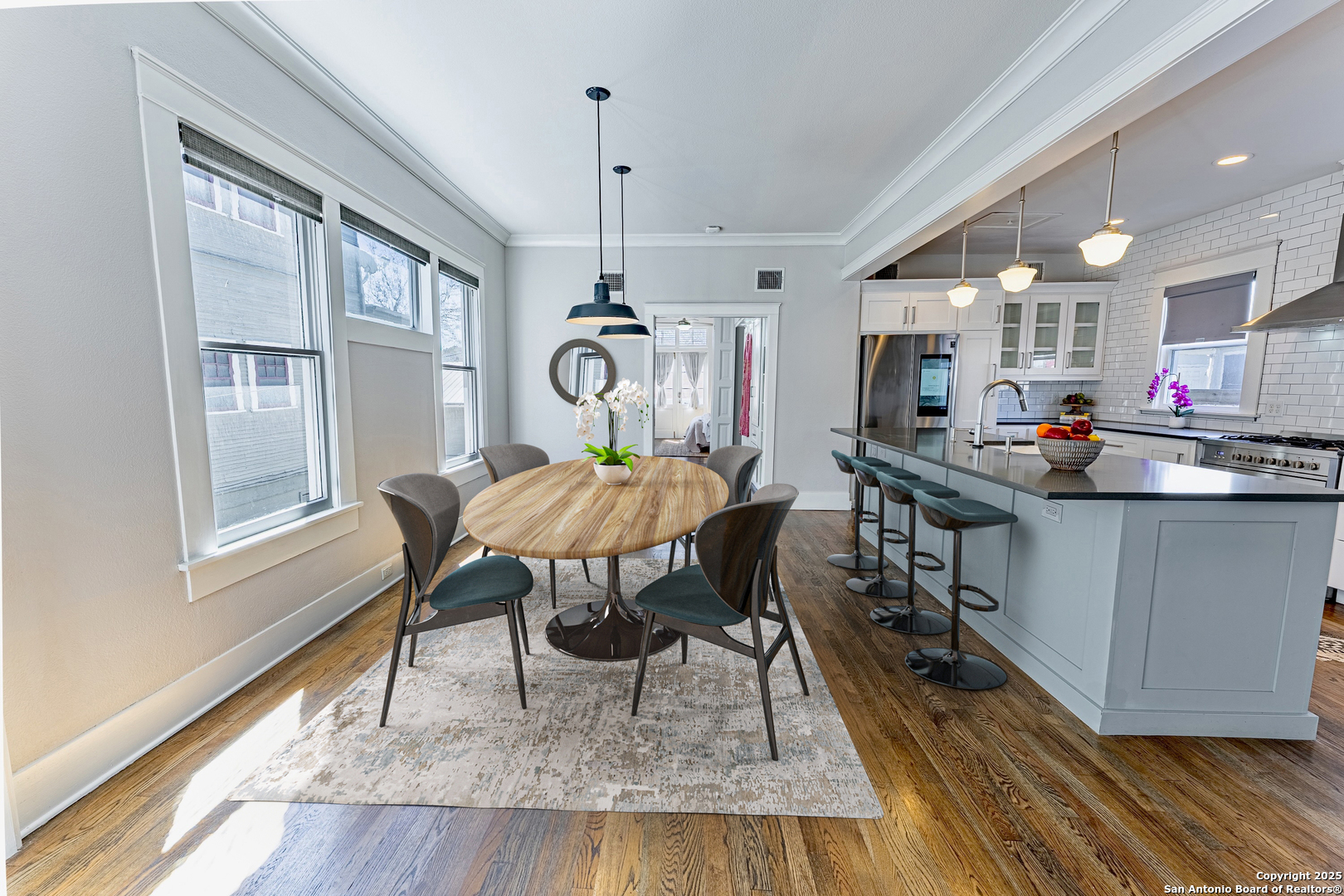 116 E French Pl