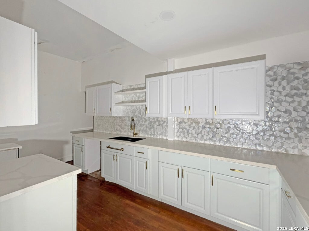Photo of 510 E LOCUST ST, San Antonio, TX 78212 (MLS # 2006160)