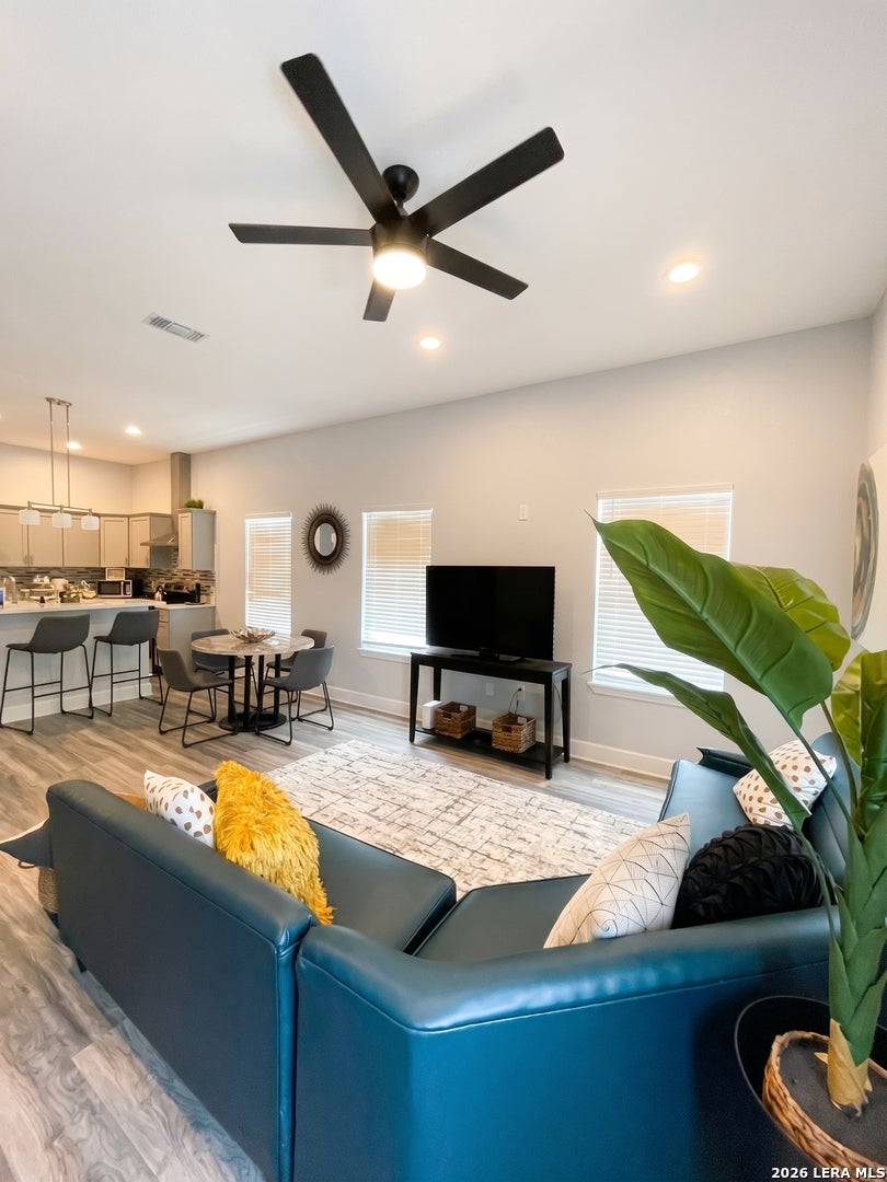 Photo of 404 S Olive, San Antonio, TX 78203 (MLS # 2024220)
