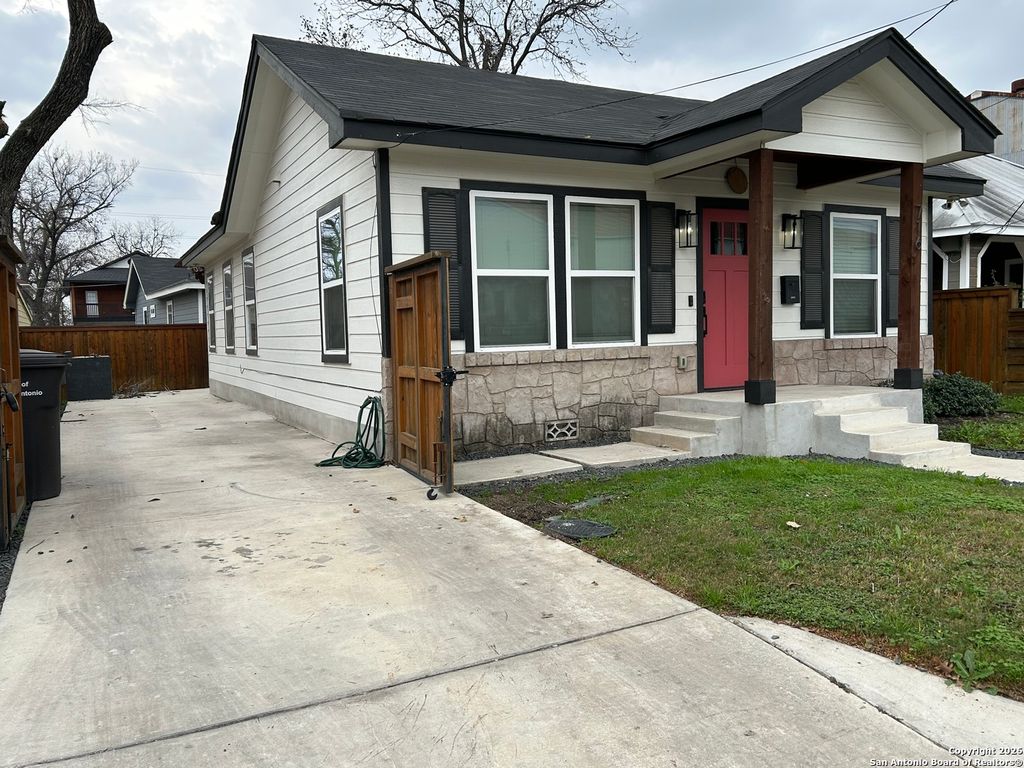 Photo of 716 Florida St, San Antonio, TX 78210 (MLS # 1931353)