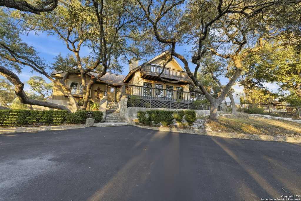 Photo of 1072 Summit, Canyon Lake, TX 78133 (MLS # 1926568)
