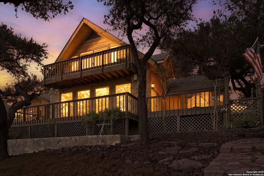 Photo of 1072 Summit, Canyon Lake, TX 78133 (MLS # 1926568)