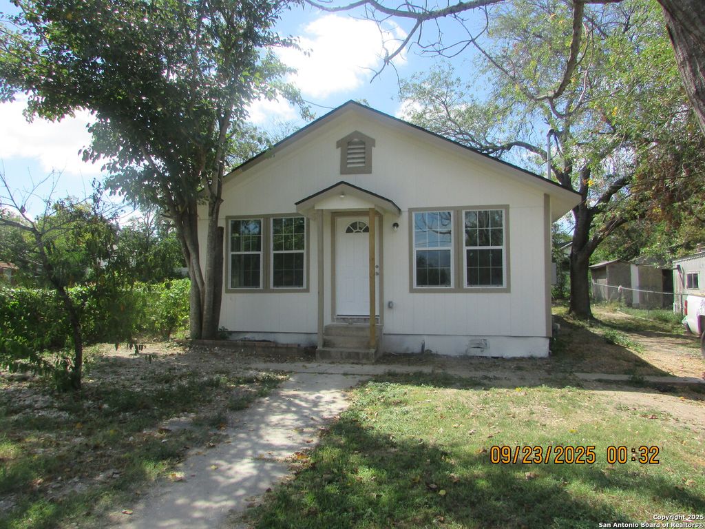 Photo of 2116 McKinley, San Antonio, TX 78210 (MLS # 1949505)