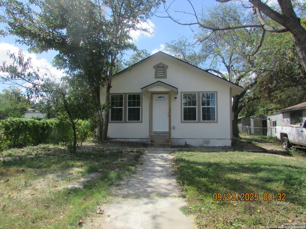 Photo of 2116 McKinley, San Antonio, TX 78210 (MLS # 1949505)