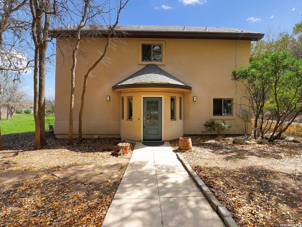 Photo of 8012 Rocking Horse Ln, Boerne, TX 78015 (MLS # 1947760)