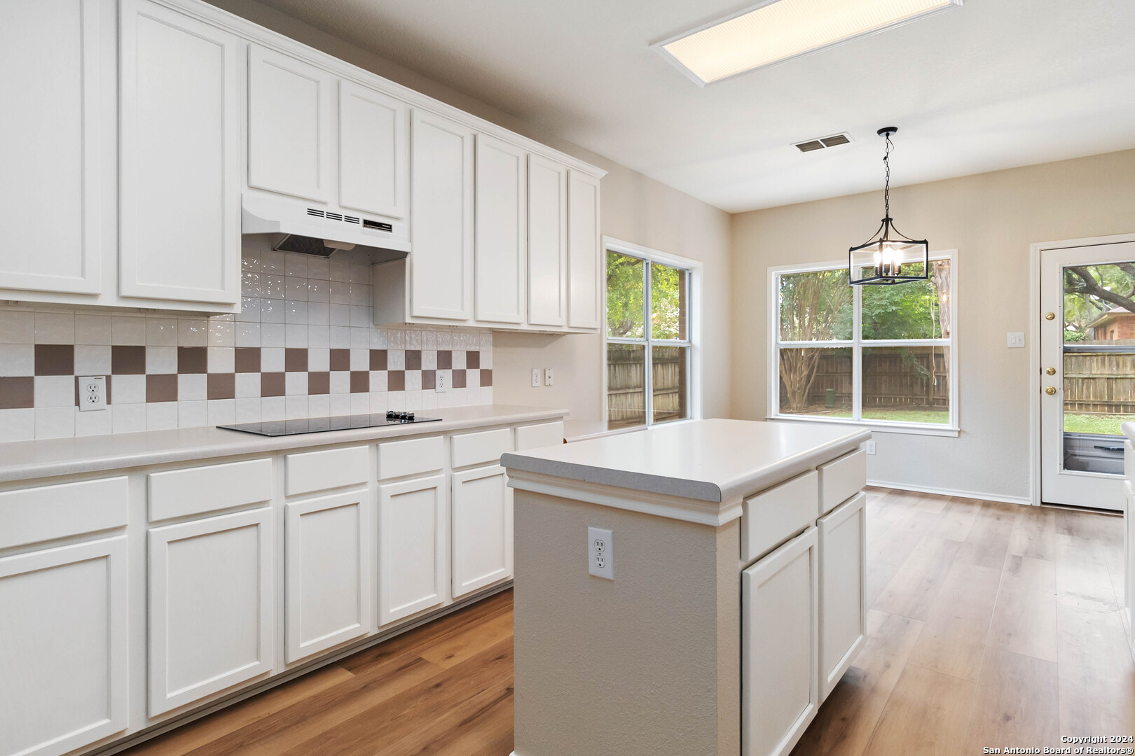 San Antonio, Texas 78247, United States, 3 Bedrooms Bedrooms, ,3 BathroomsBathrooms,Residential,Pending,46114