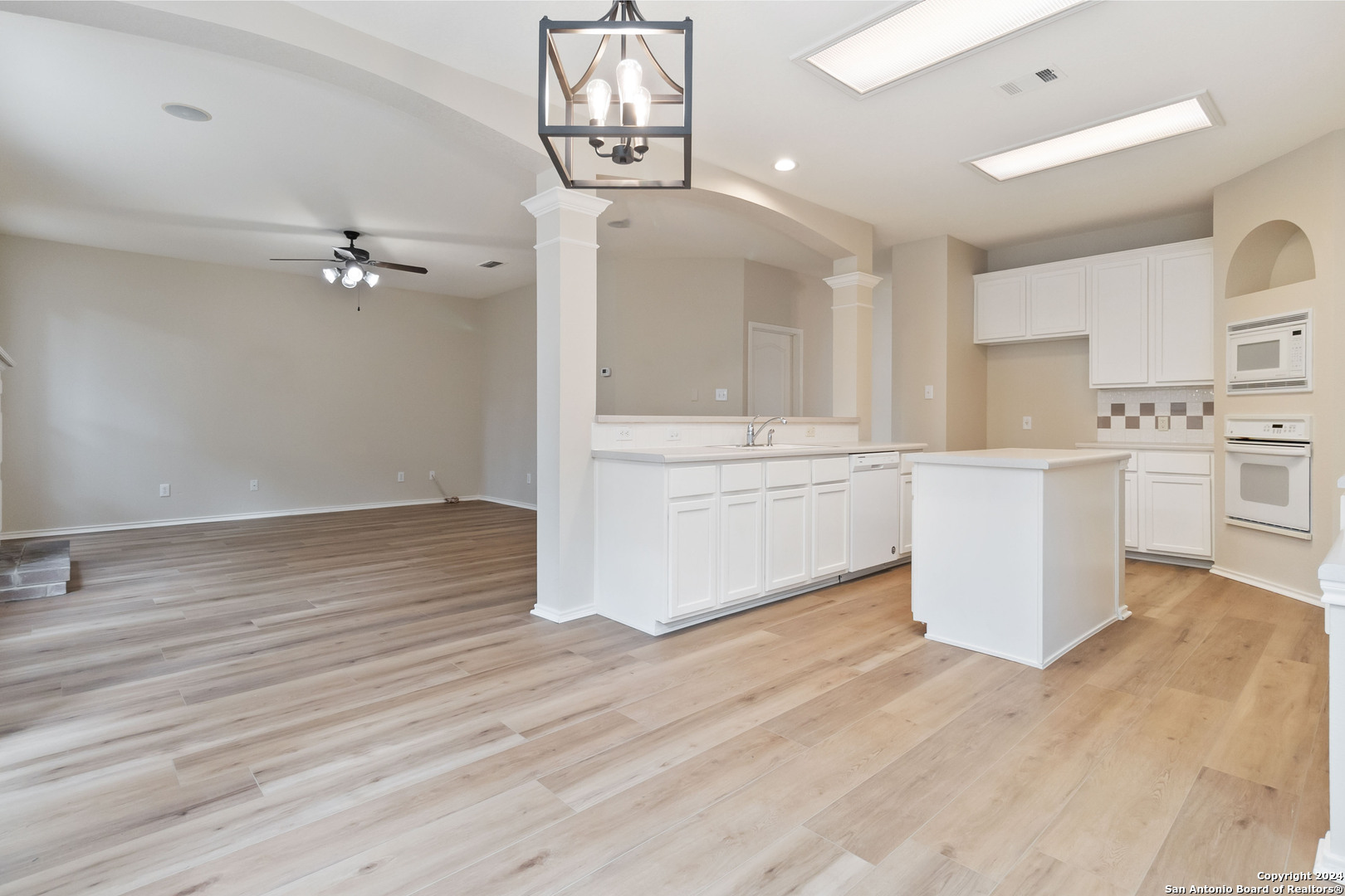 San Antonio, Texas 78247, United States, 3 Bedrooms Bedrooms, ,3 BathroomsBathrooms,Residential,Pending,46114