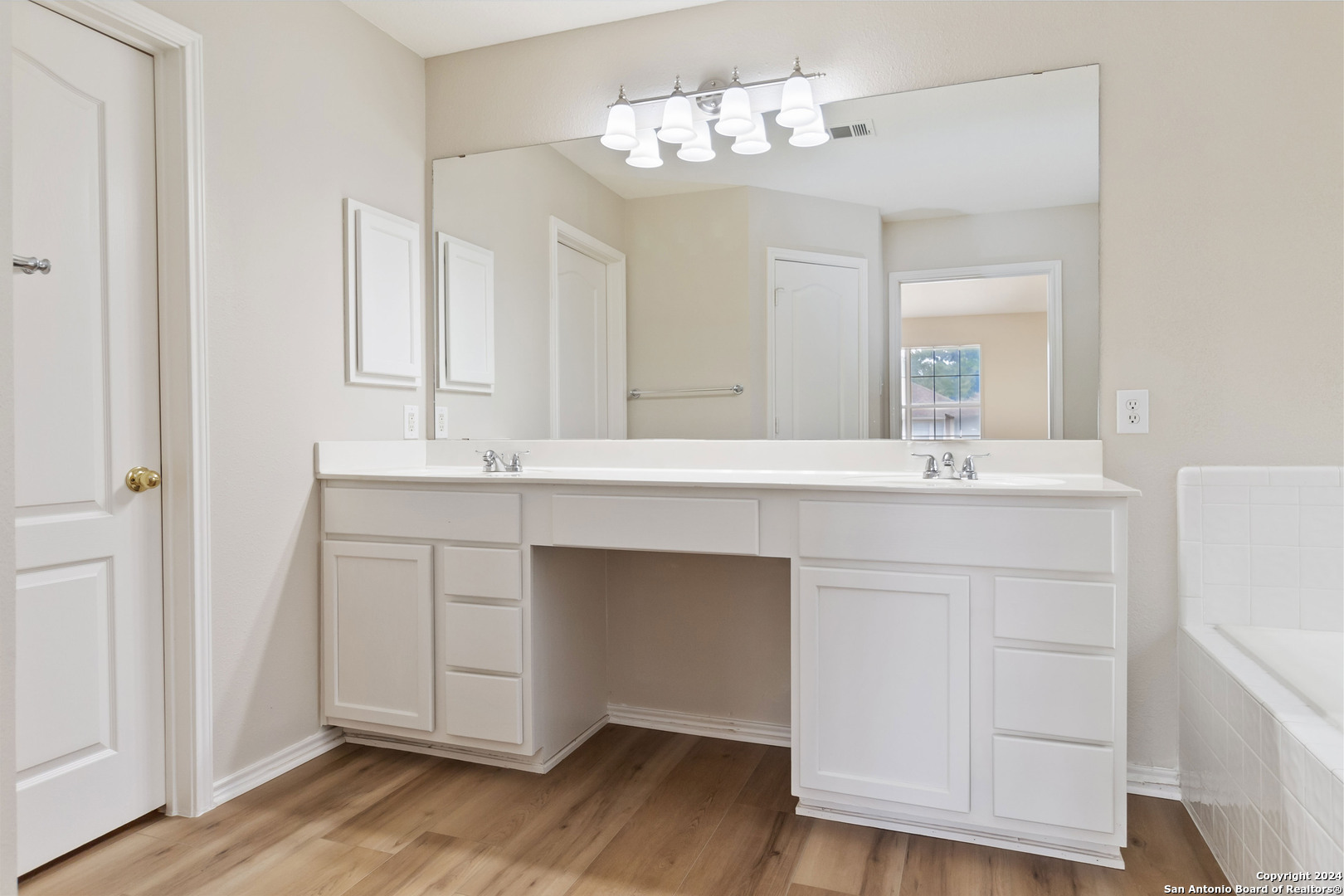 San Antonio, Texas 78247, United States, 3 Bedrooms Bedrooms, ,3 BathroomsBathrooms,Residential,Pending,46114