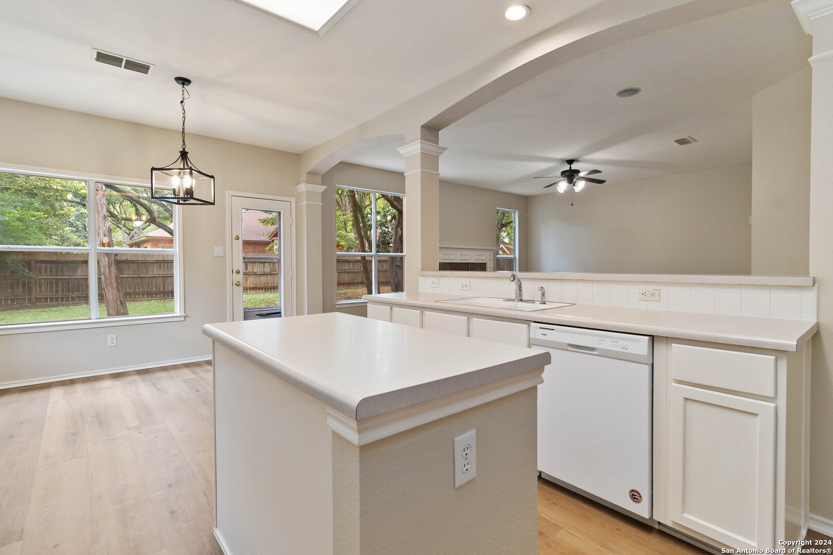 San Antonio, Texas 78247, United States, 3 Bedrooms Bedrooms, ,3 BathroomsBathrooms,Residential,Pending,46114