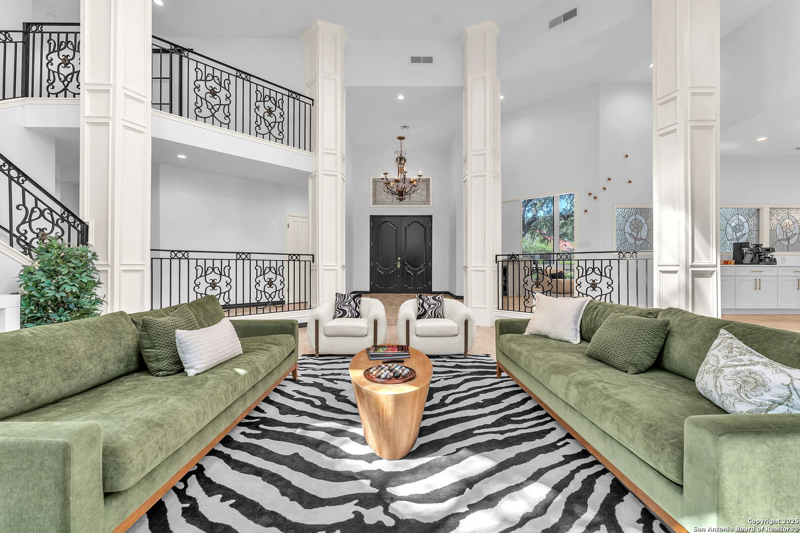 12514 Elm Manor