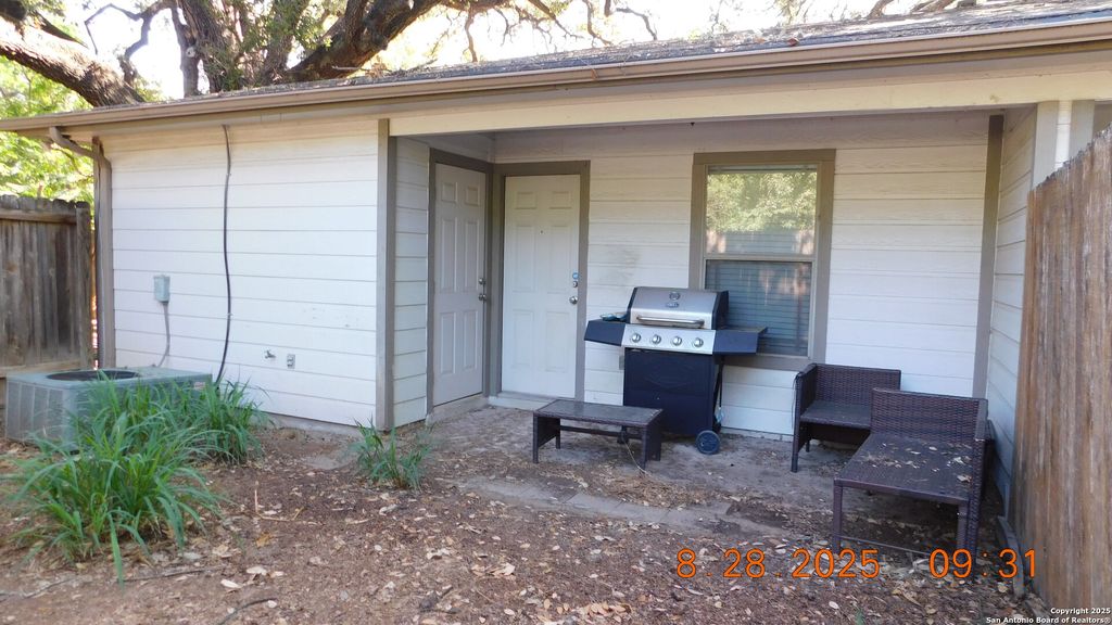 Photo of 1411 Martin, Pleasanton, TX 78064 (MLS # 1896467)