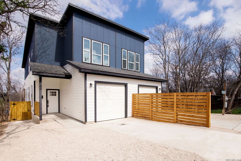 Photo of 1827 montana 101 #101, San Antonio, TX 78203 (MLS # 1955106)