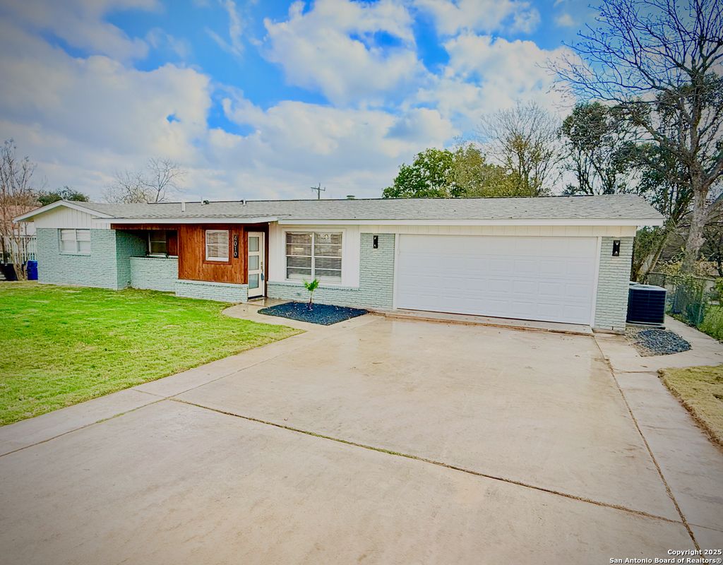 Photo of 4010 loop 410, San Antonio, TX 78229 (MLS # 1930345)