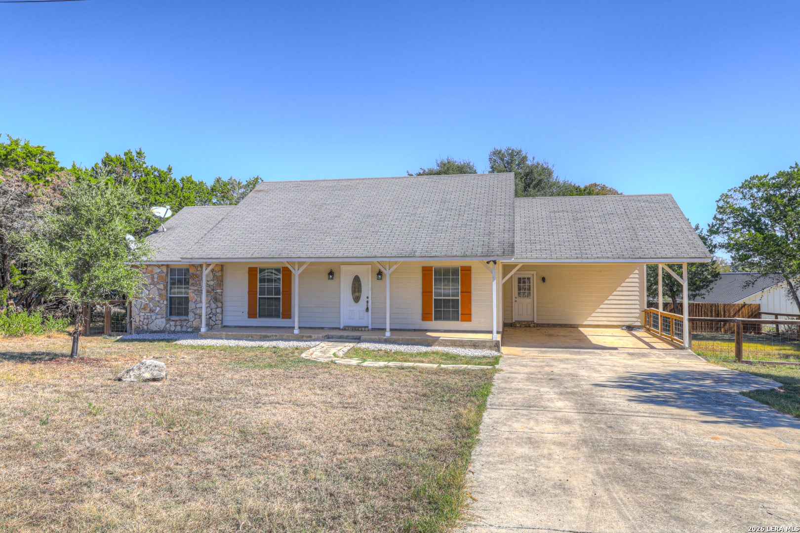 1140 BLUERIDGE DR