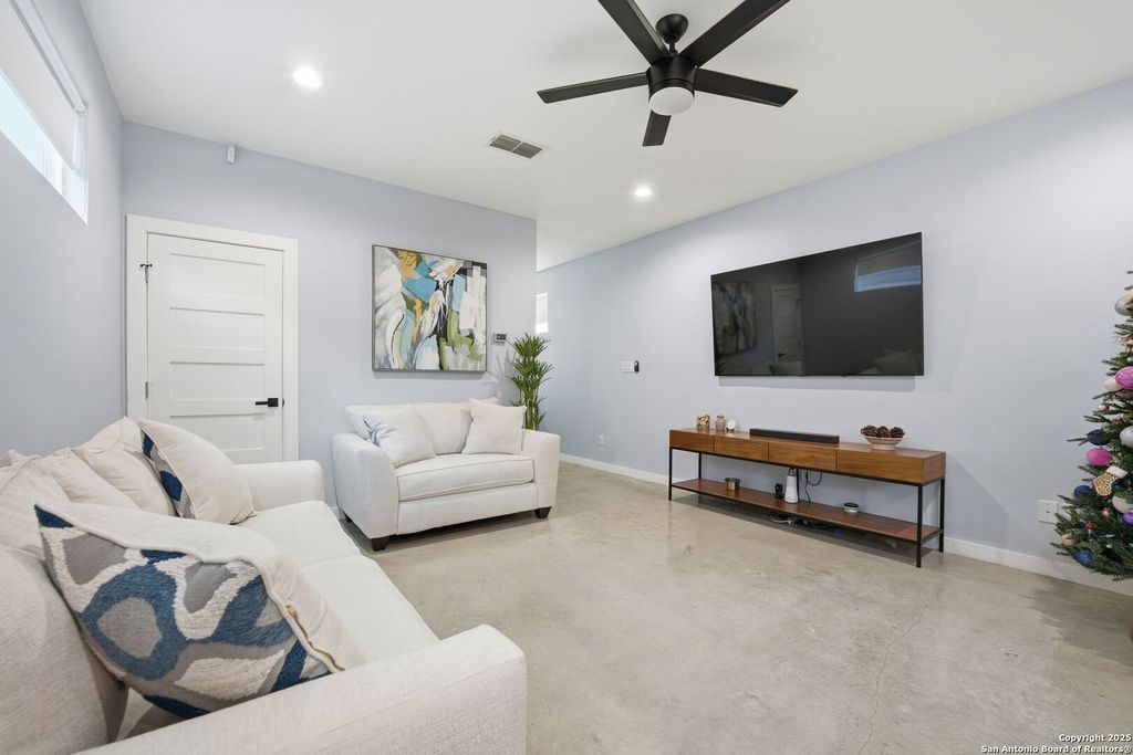 Photo of 2106 Schley Ave, San Antonio, TX 78210 (MLS # 1928120)