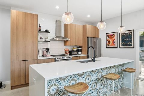 2106 Schley Ave San Antonio TX 78210