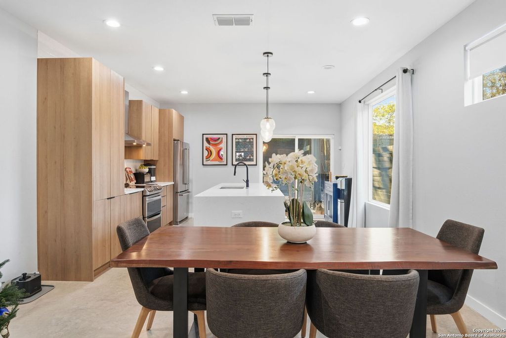 Photo of 2106 Schley Ave, San Antonio, TX 78210 (MLS # 1928120)