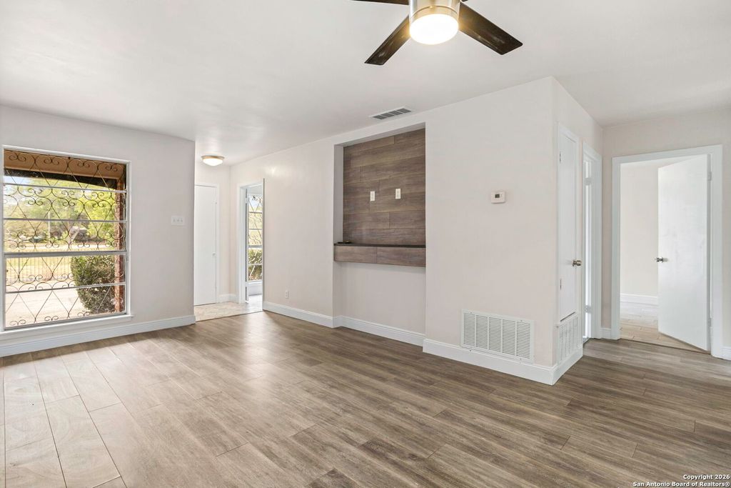 Photo of 5224 E Rolling Ridge, San Antonio, TX 78228 (MLS # 1931100)