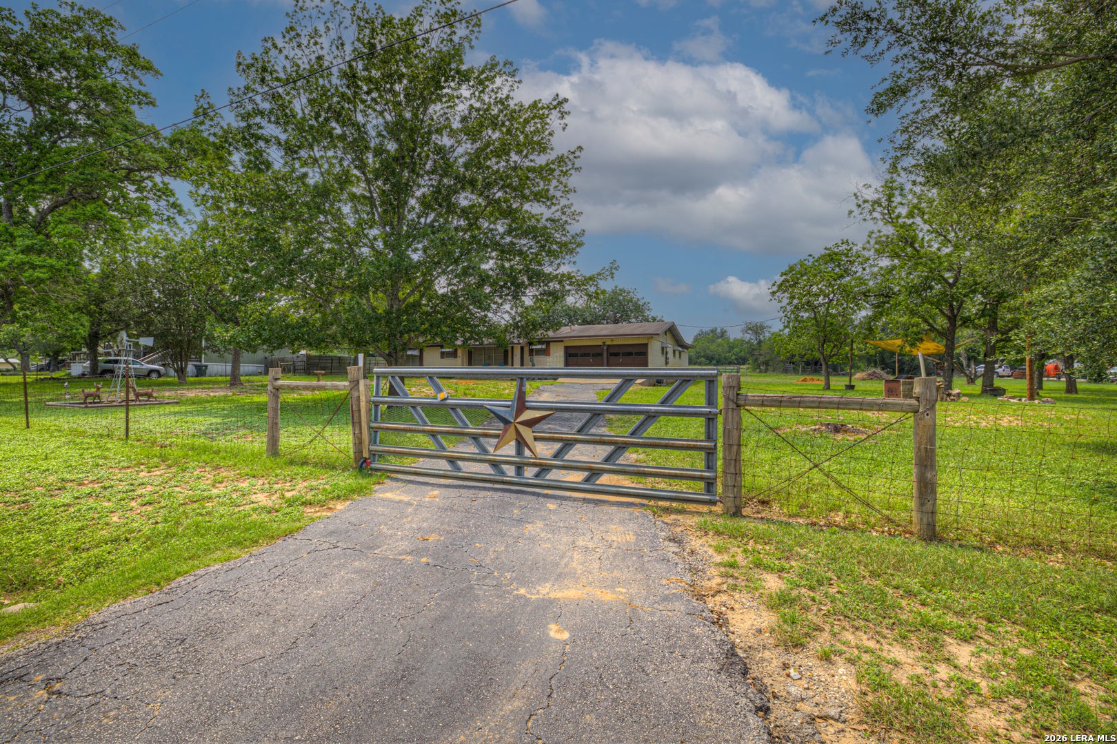 236 SHADY LN