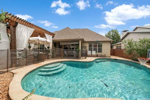 Photo of 421 ENGLISH OAKS CIR, Boerne, TX 78006 (MLS # 2003047)
