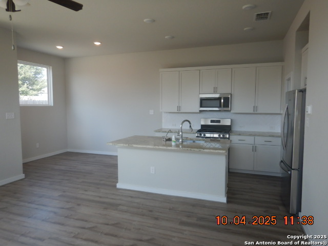 14807 Maverick Avenue