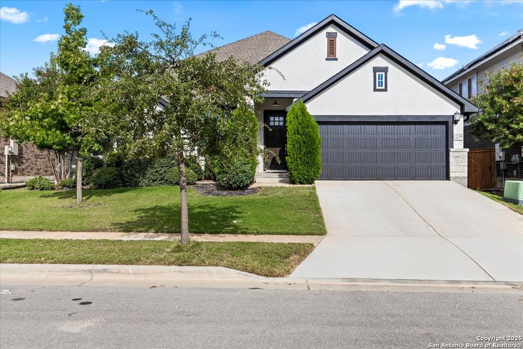Photo of 2238 Hoja, New Braunfels, TX 78132 (MLS # 1918815)