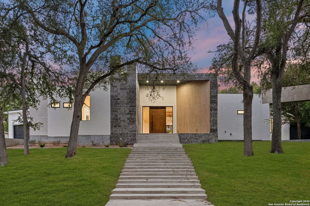 Photo of 718 RIDGEMONT AVE, Terrell Hills, TX 78209 (MLS # 1925949)