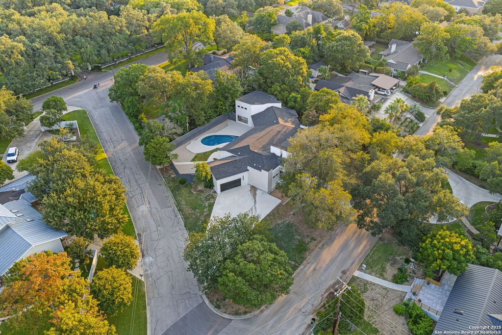 Photo of 718 RIDGEMONT AVE, Terrell Hills, TX 78209 (MLS # 1925949)