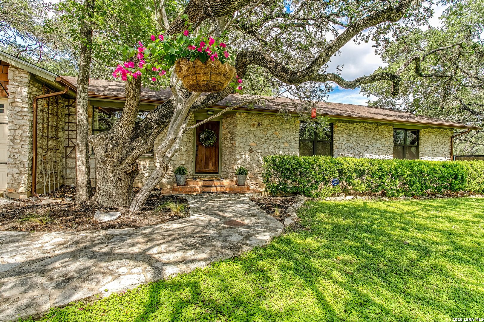 Photo 1 of 32 — 17118 SUGAR CREST DR, San Antonio, TX 78232