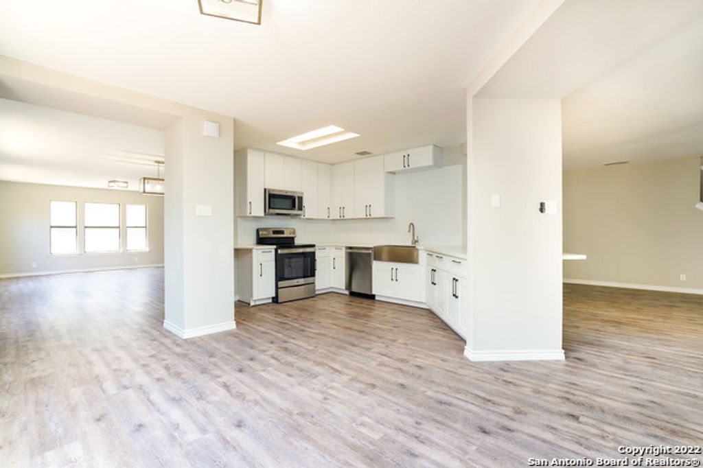 Photo of 11315 MORINO PARK, San Antonio, TX 78249 (MLS # 1914380)