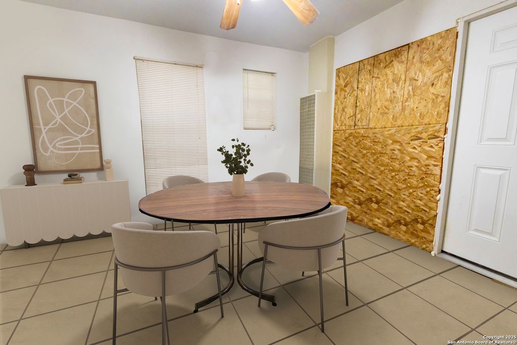 Photo of 2040 W Laurel, San Antonio, TX 78201 (MLS # 1898634)