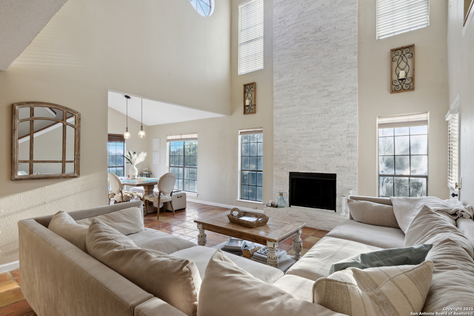 2255 Thousand Oaks 101